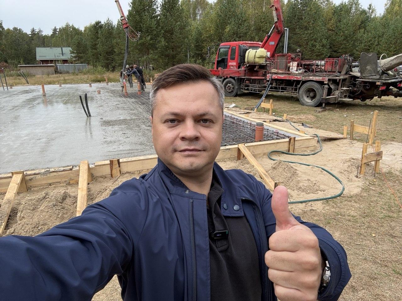 Игорь Сергеевич Игнатьев на строительной площадке